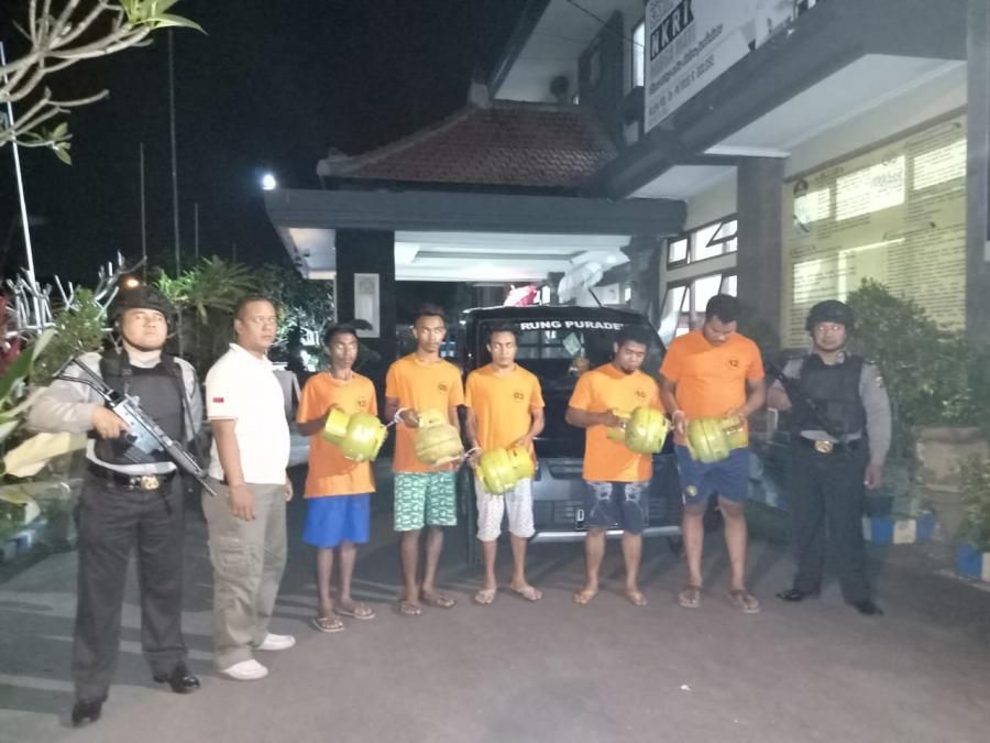 podiumnews.com-5 Pemuda Penilep Tabung Gas 3kg Di Bekuk Polisi